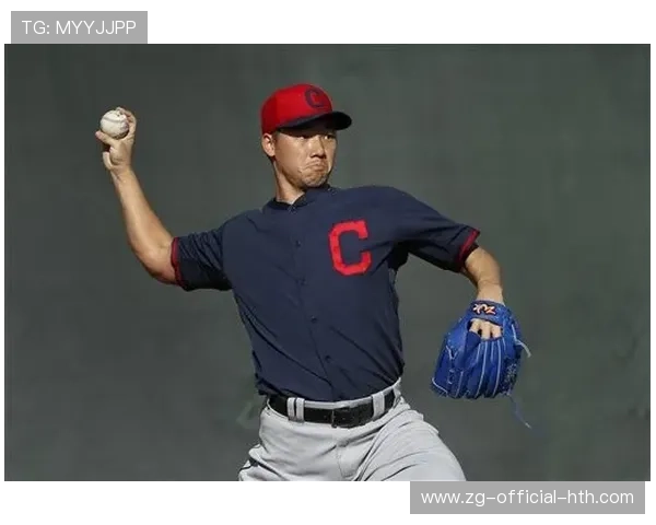 MLB飞球被外野极限接杀全场惊呼